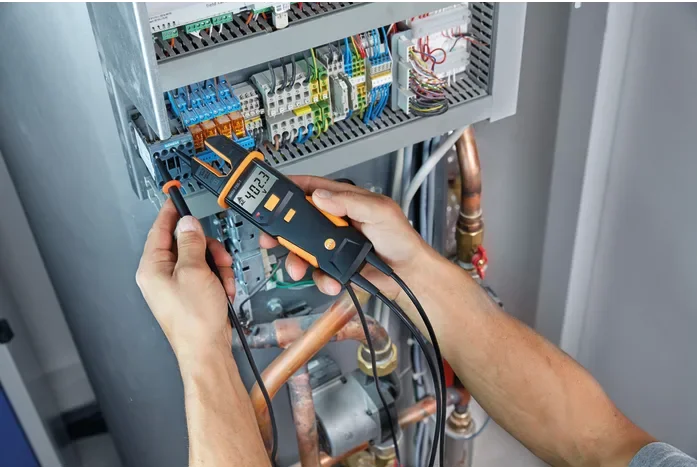 کاربرد تستر جریان و ولتاژ تستو مدل testo 755-1